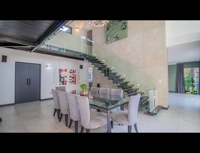5 BEDROOM HOUSE FOR SALE IN MIDSTREAM ESTATE